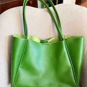 NEW Portland Leather VERONA - 
Green Apple - Beautiful